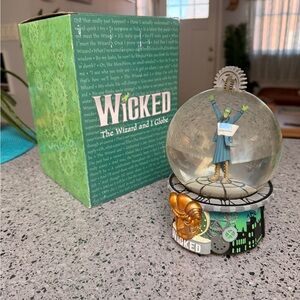 Wicked Broadway Snow Globe Elphaba Retired Rare